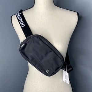 Lululemon everywhere belt bag NWT never worn black